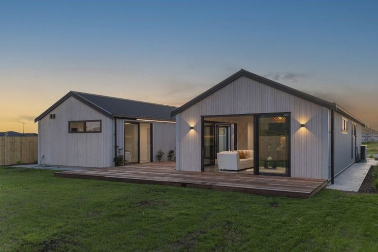 Photo of property in 3 Makakahi Street, Lytton West, 4071