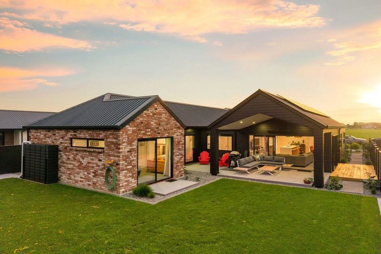 Photo of property in 90 Hugo Shaw Drive, Cambridge, 3434