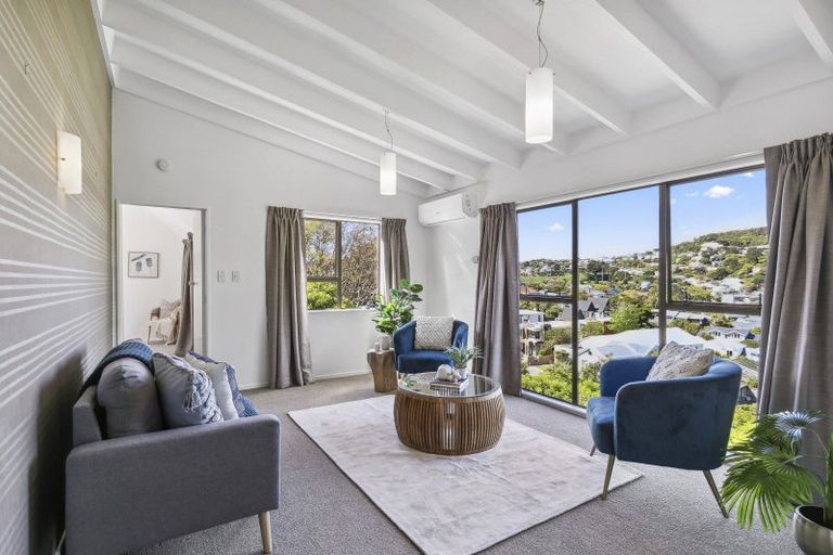 Photo of property in 15 Amapur Drive, Khandallah, Wellington, 6035