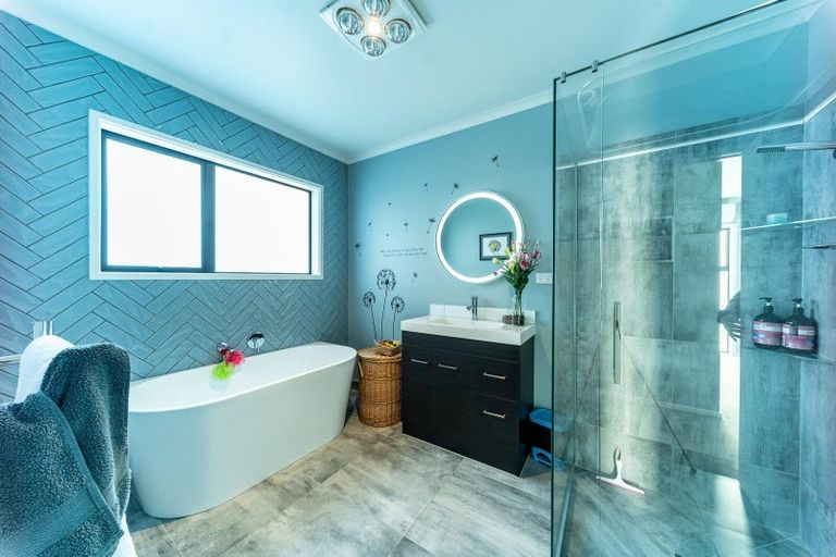 Photo of property in 8 Awatiro Drive, Kaukapakapa, 0871