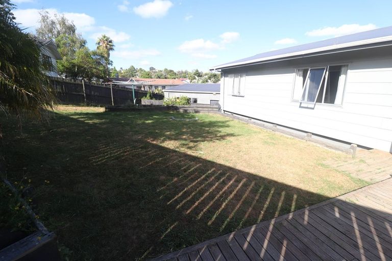 Photo of property in 7 Elizabeth Drive, West Harbour, Auckland, 0618