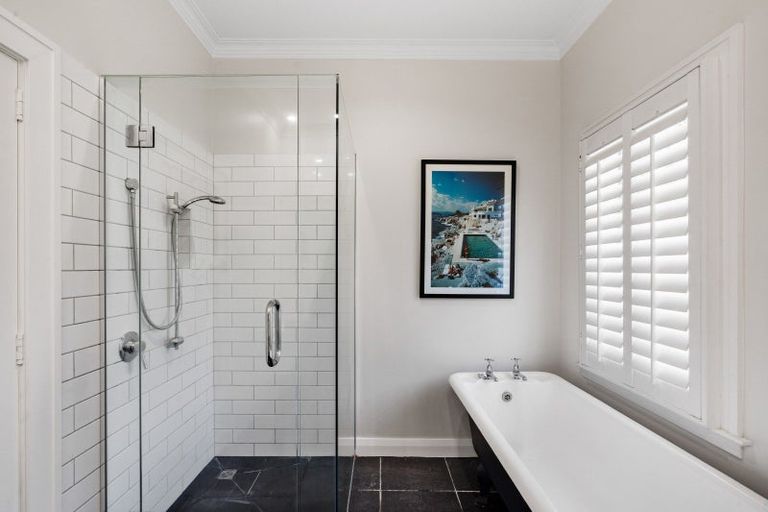 Photo of property in 16 Reynolds Road, Havelock North, 4130