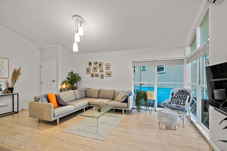 Photo of property in 36 Universal Drive, Henderson, Auckland, 0610