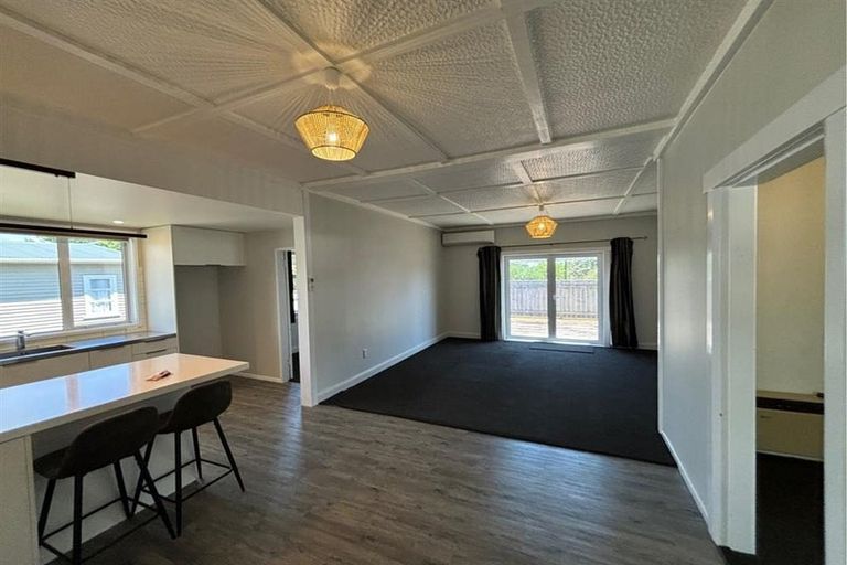 Photo of property in 197 Seaview Road, Westown, New Plymouth, 4310