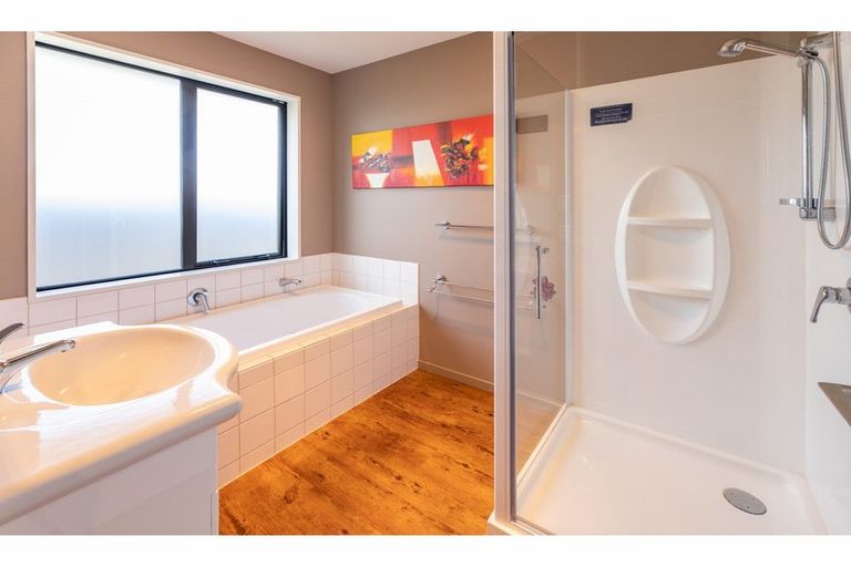 Photo of property in 42 Acacia Avenue, Rangiora, 7400