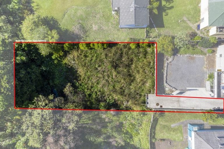 Photo of property in 54a Awaroa Road, Sunnyvale, Auckland, 0612