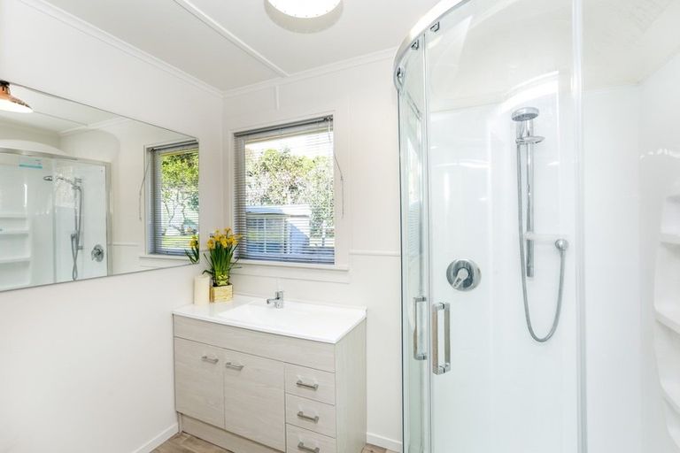 Photo of property in 128 Huatoki Street, Frankleigh Park, New Plymouth, 4310