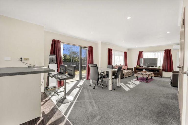 Photo of property in 7 Newfound Way, Glen Eden, Auckland, 0602