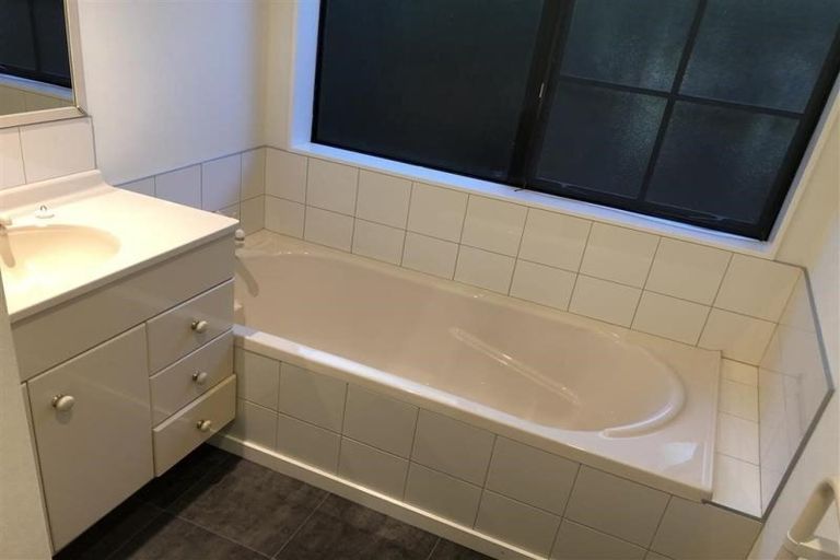 Photo of property in 11 Greenough Place, Rototuna, Hamilton, 3210