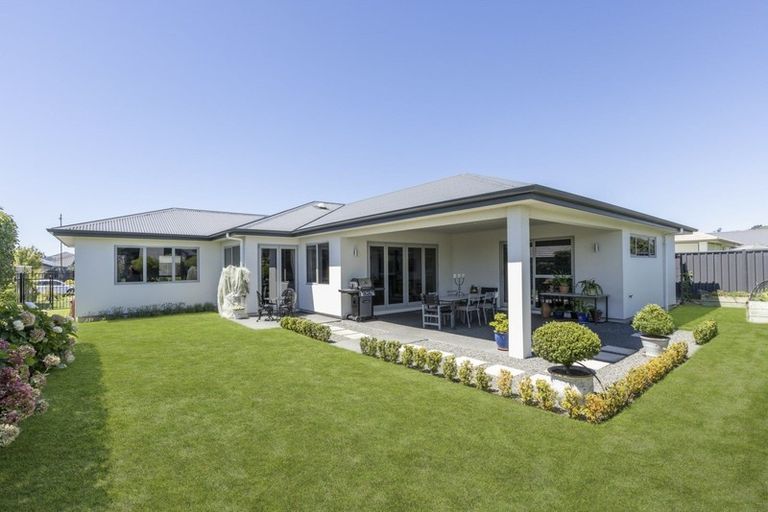 Photo of property in 44 Whakatomo Place, Havelock North, 4130