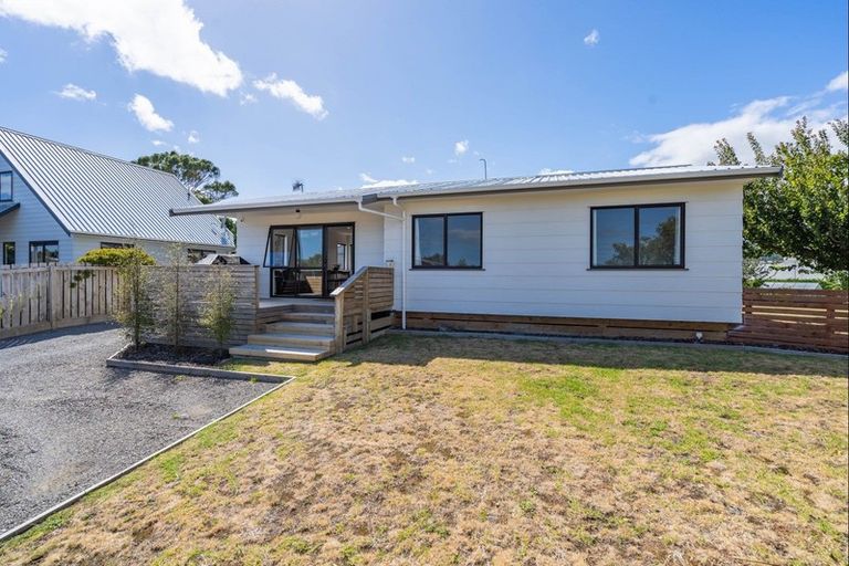 Photo of property in 11 Dennis Taylor Court, Paraparaumu, 5032
