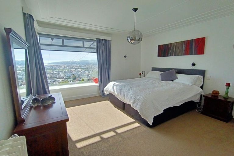 Photo of property in 42 Easther Crescent, Kew, Dunedin, 9012