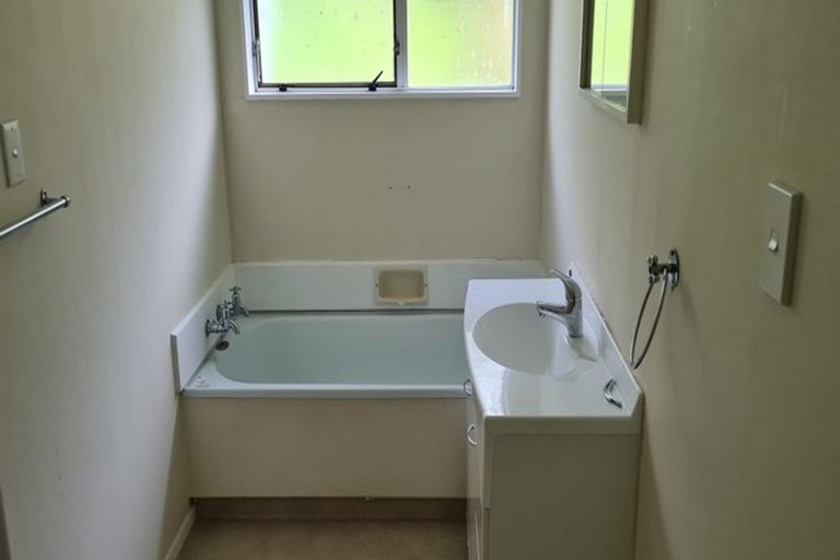 Photo of property in 1/9 Te Kiteroa Grove, Churton Park, Wellington, 6037