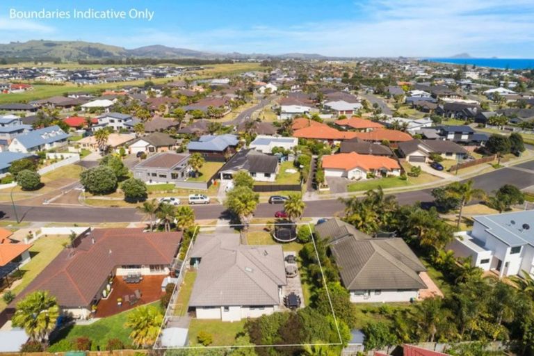 Photo of property in 19 Calypso Drive, Papamoa Beach, Papamoa, 3118