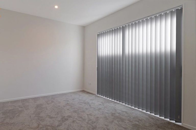 Photo of property in 1/3238 Great North Road, New Lynn, Auckland, 0600