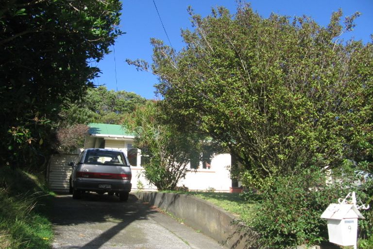 Photo of property in 9 Rakeiora Grove, Korokoro, Lower Hutt, 5012