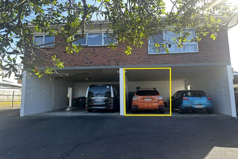 Photo of property in 7/45 Blockhouse Bay Road, Avondale, Auckland, 1026