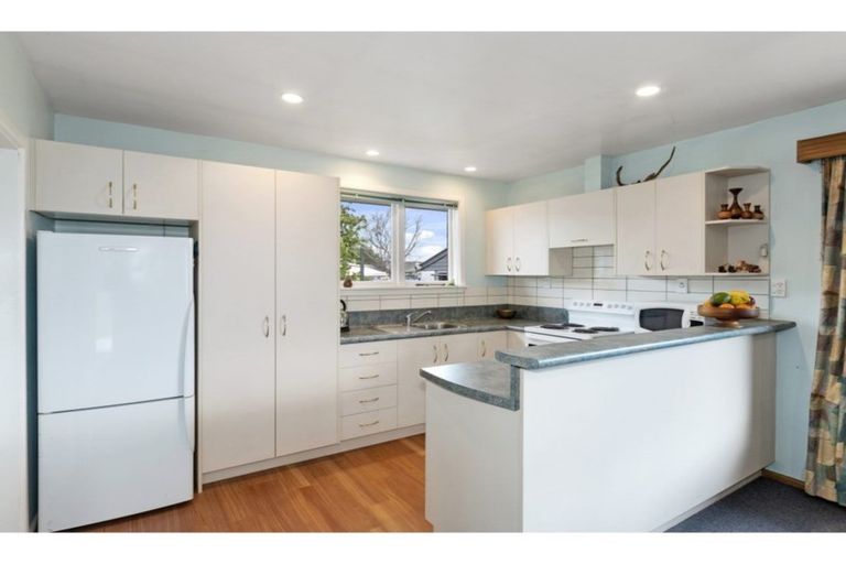 Photo of property in 34 Dunstan Crescent, Hornby, Christchurch, 8042