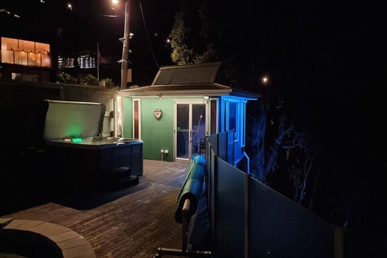 Photo of property in 1a Howard Road, Point Howard, Lower Hutt, 5013