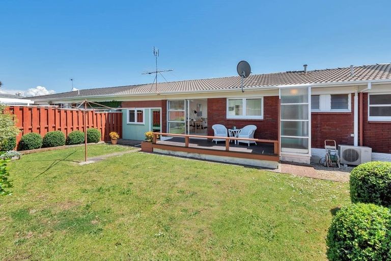 Photo of property in 2/6 Waterloo Road, Milford, Auckland, 0620