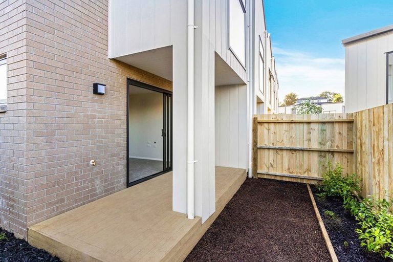 Photo of property in 19 Tima Lane, Mangere Bridge, Auckland, 2022