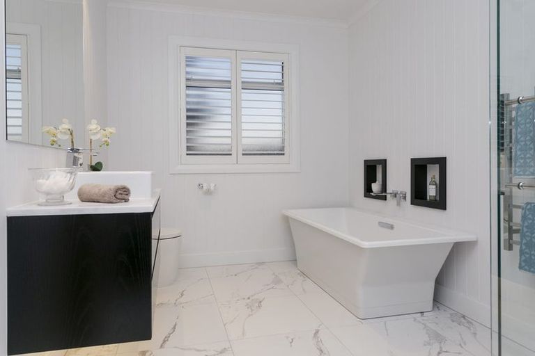 Photo of property in 14 Ridgeway Terrace, Taradale, Napier, 4112