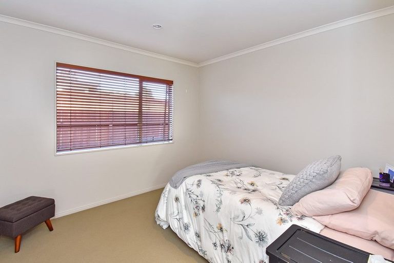Photo of property in 217 Carnoustie Drive, Wattle Downs, Auckland, 2103
