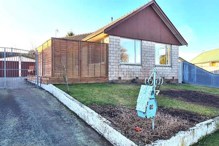 Photo of property in 14 Lomax Place, Islington, Christchurch, 8042