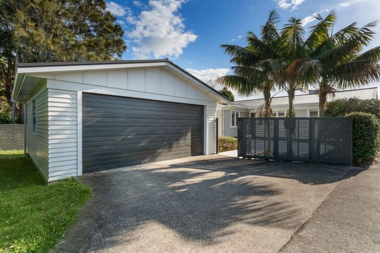 Photo of property in 8 Becroft Drive, Forrest Hill, Auckland, 0620