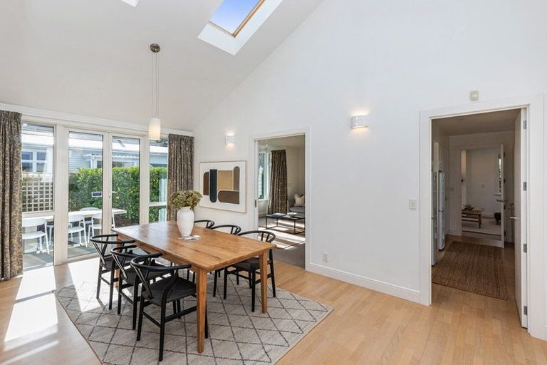 Photo of property in 3 Wherstead Road, Cashmere, Christchurch, 8022