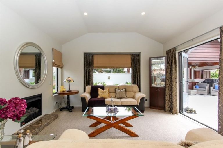 Photo of property in 61 Shelter Grove, Frankleigh Park, New Plymouth, 4310