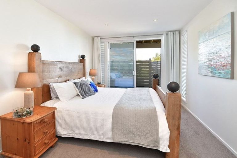 Photo of property in 69 De Luen Avenue, Tindalls Beach, Whangaparaoa, 0930