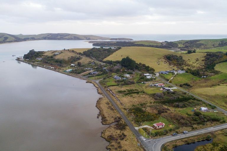 Photo of property in 2 Antrim Street, Waikawa, Tokanui, 9884