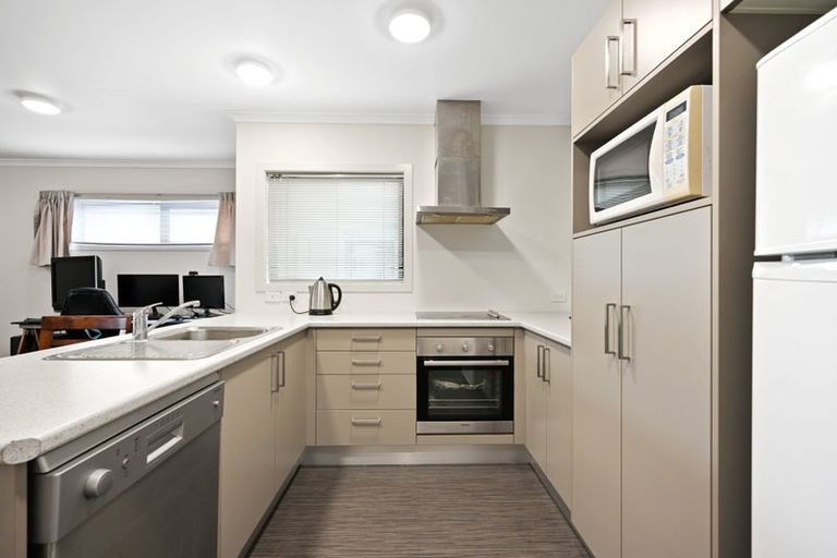 Photo of property in 2/9 Albert Street, Hamilton East, Hamilton, 3216