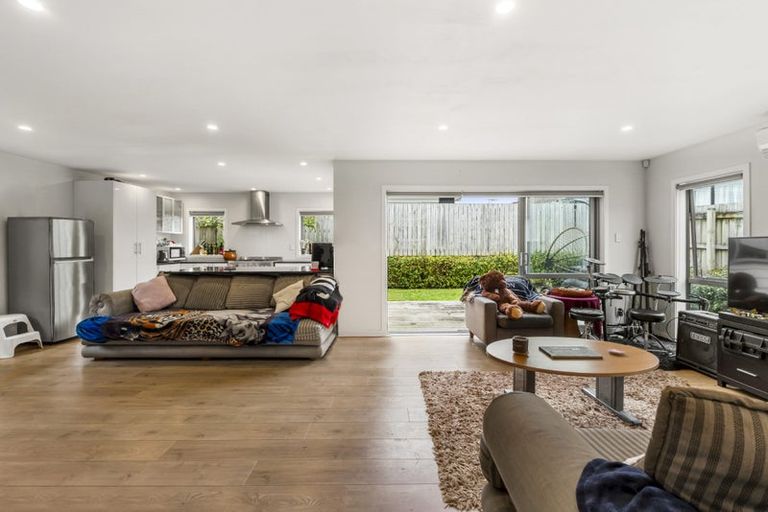 Photo of property in 61a Margan Avenue, New Lynn, Auckland, 0600