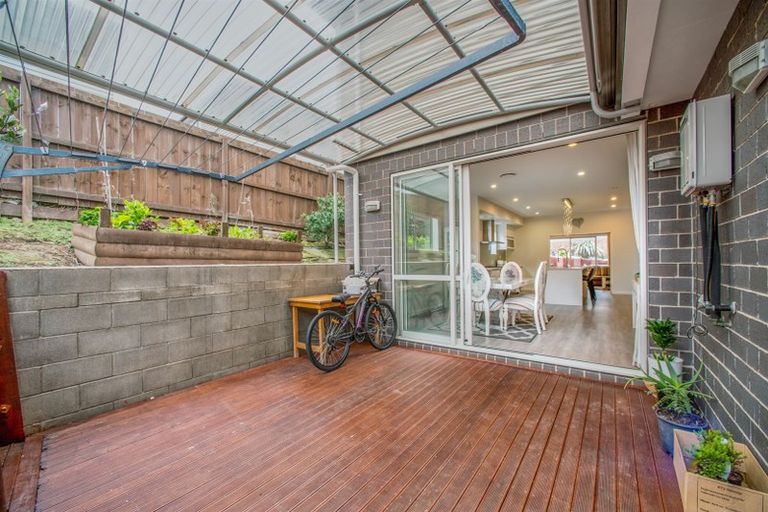 Photo of property in 11 San Casello Rise, Henderson, Auckland, 0612