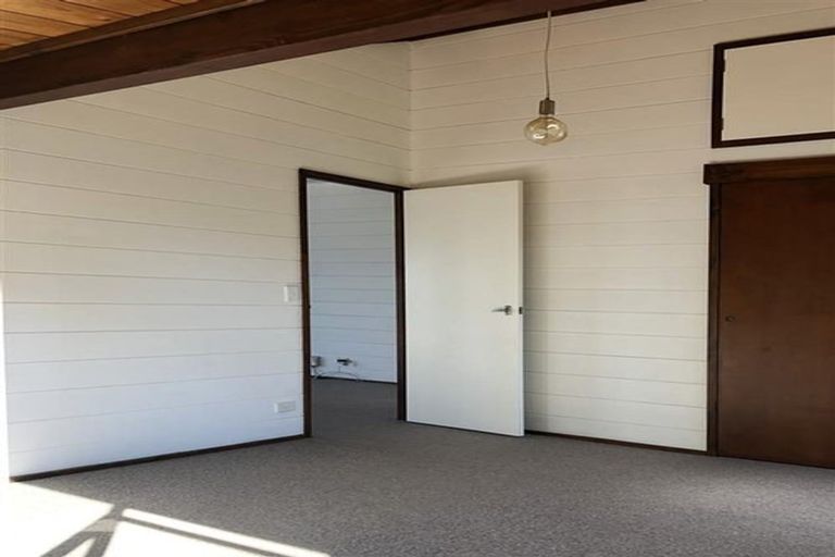 Photo of property in 2/124 Bucklands Beach Road, Bucklands Beach, Auckland, 2012