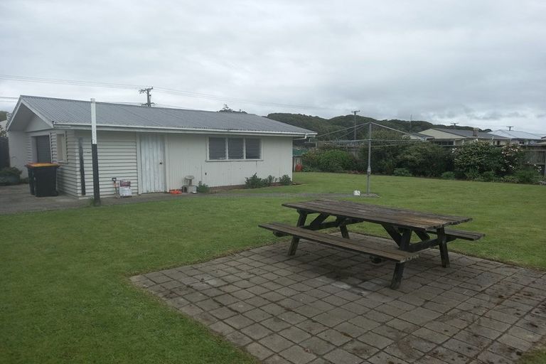 Photo of property in 3 Carlyle Street, Tuatapere, 9620