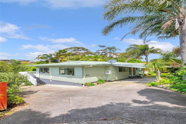 Photo of property in 44a Riserra Drive, Ranui, Auckland, 0612