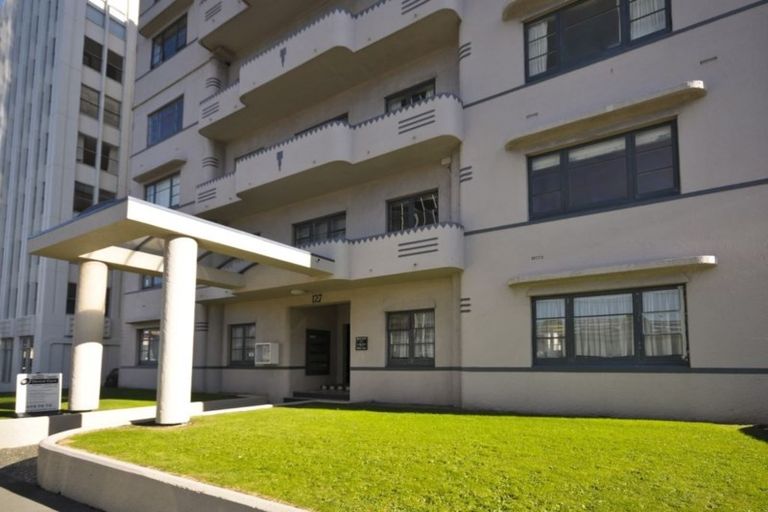 Photo of property in Westhaven Apartments, 15/127 Molesworth Street, Thorndon, Wellington, 6011