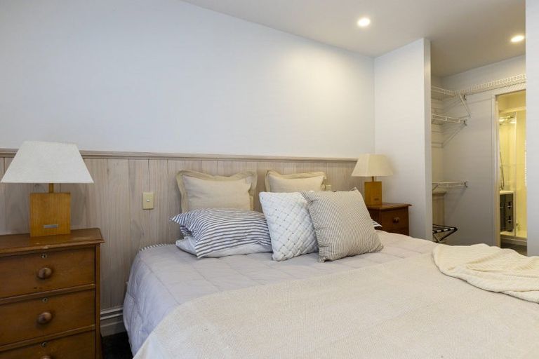 Photo of property in 2/227 Lake Terrace, Waipahihi, Taupo, 3330