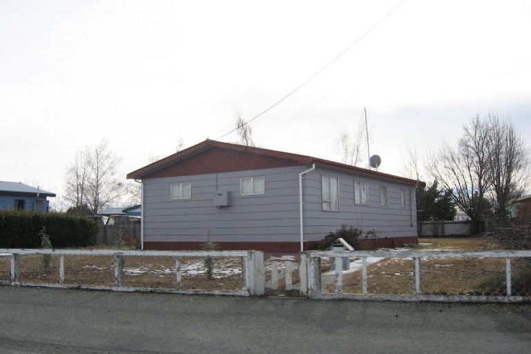 Photo of property in 10 Cass Crescent, Twizel, 7901