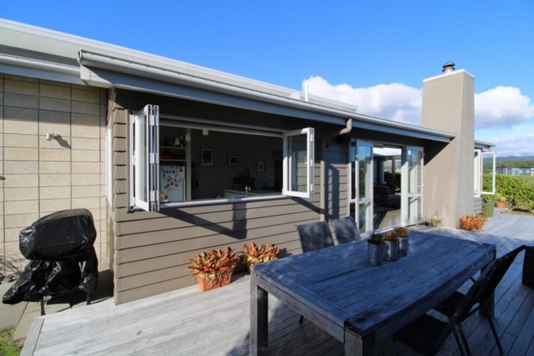 Photo of property in 122 The Fairway, Matarangi, Whitianga, 3592