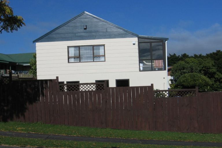 Photo of property in 17 Banyan Drive, Totara Heights, Auckland, 2105