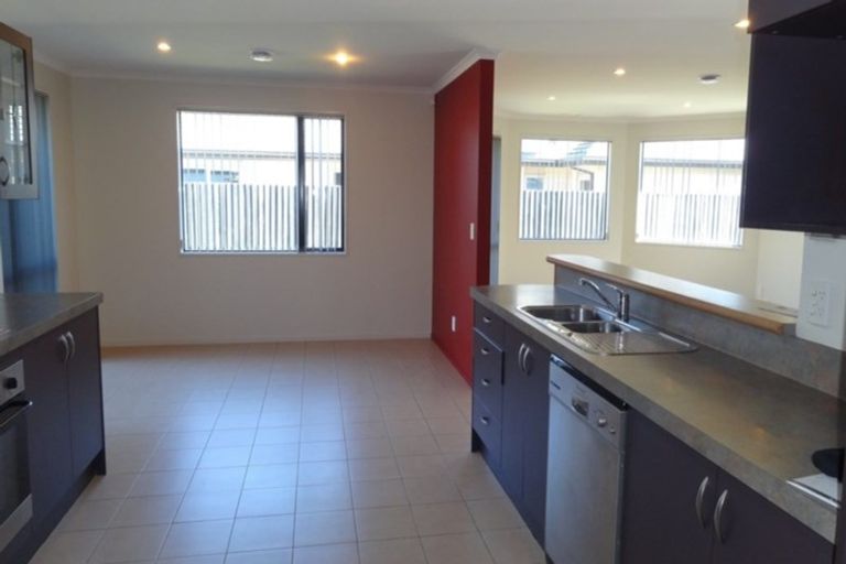 Photo of property in 19 Mataroa Place, Parklands, Christchurch, 8083