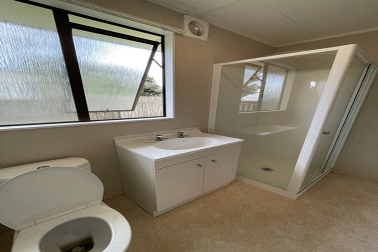 Photo of property in 2/33 Reid Road, New Lynn, Auckland, 0600