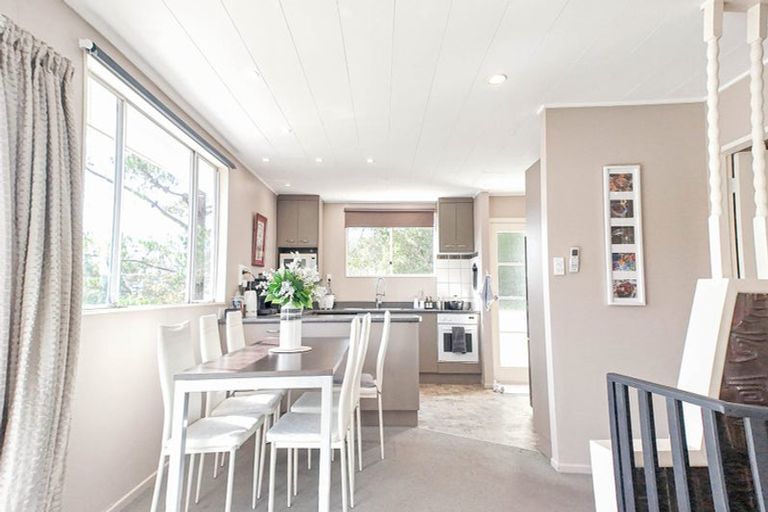 Photo of property in 22b Hillside Drive, Maoribank, Upper Hutt, 5018