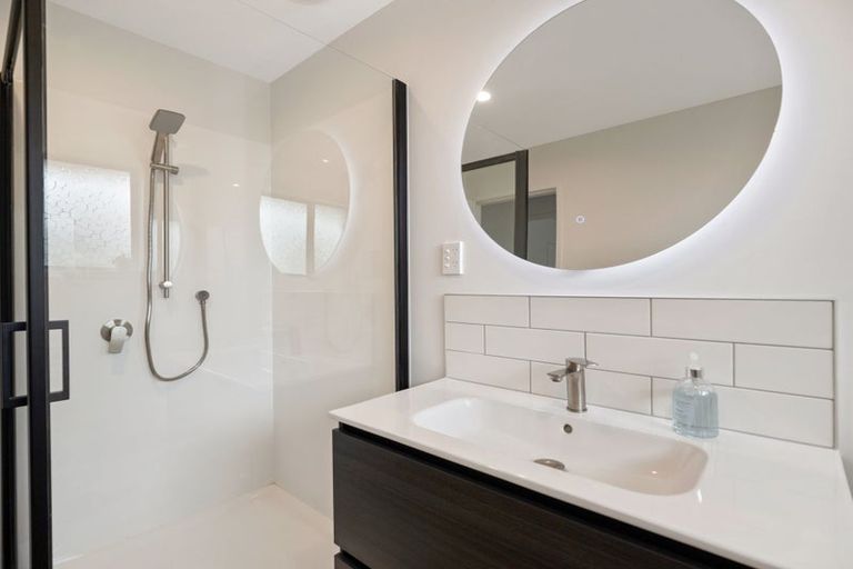 Photo of property in 50 Bowen Street, Cambridge, 3434