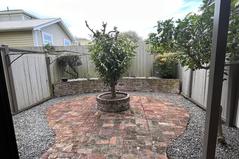 Photo of property in 10 George Street, Thorndon, Wellington, 6011