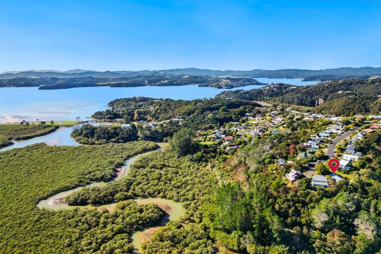 Photo of property in 23 Tui Grove, Paihia, 0200